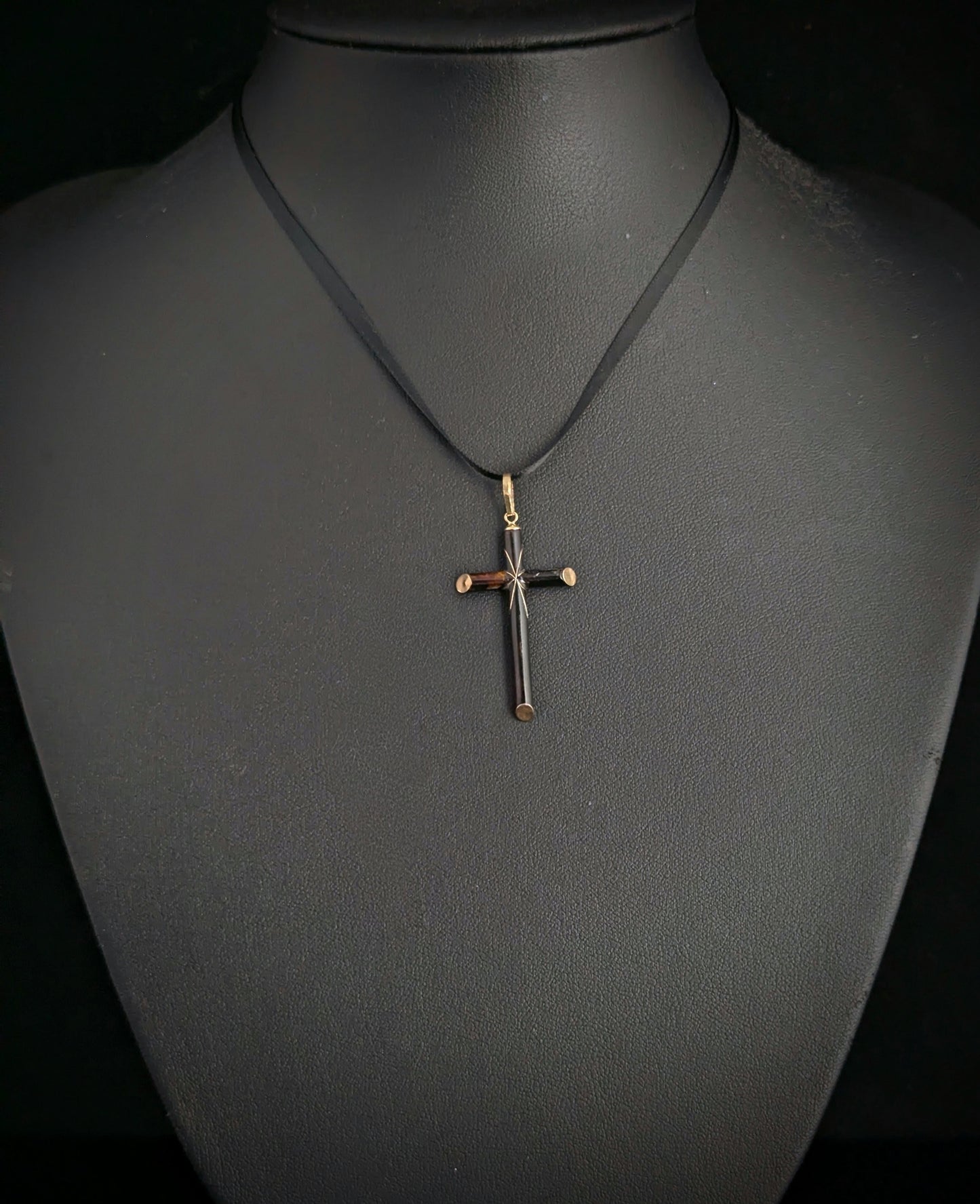 Vintage 9ct gold and Black enamel cross pendant, North Star, Religious jewellery