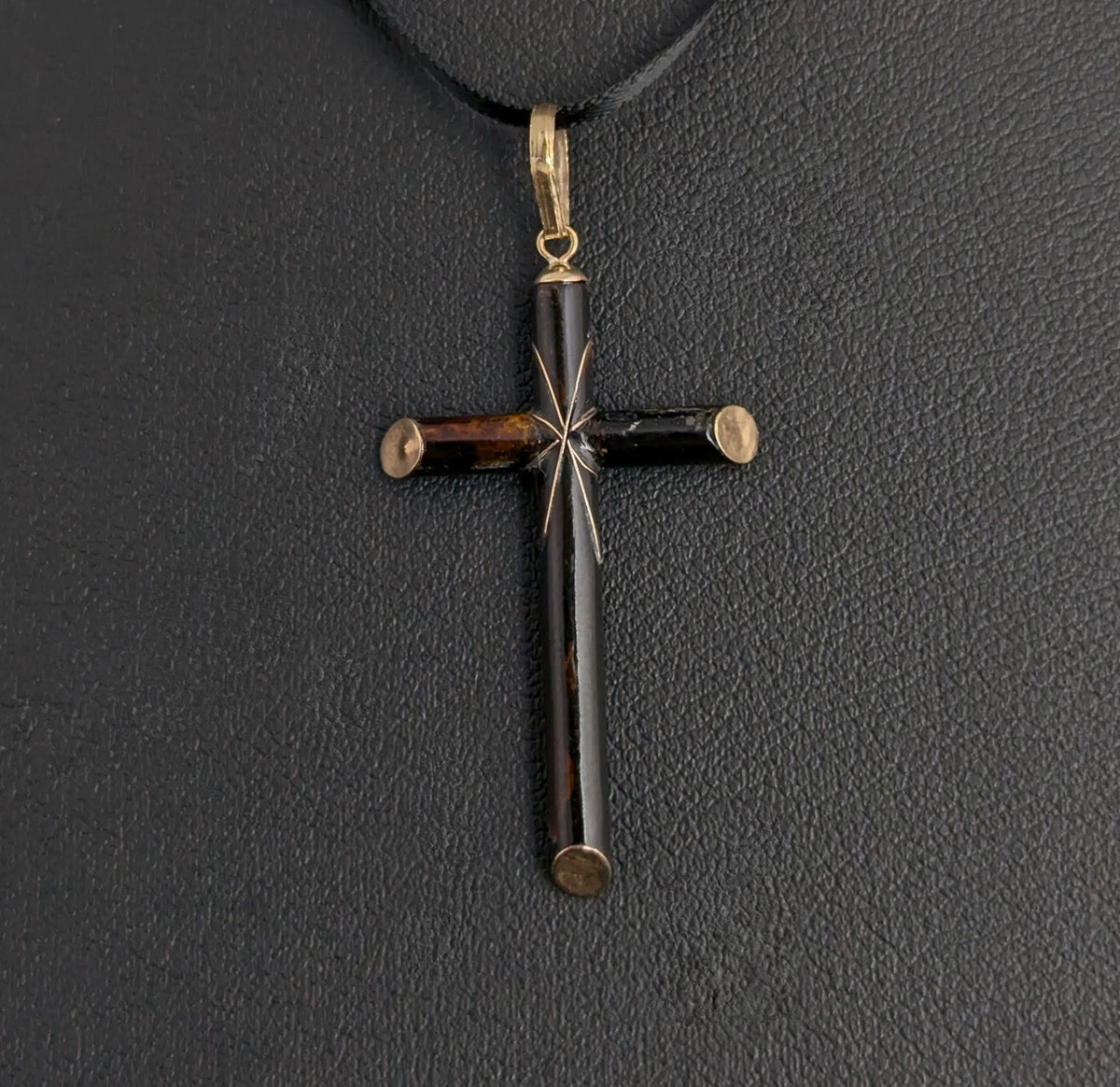 Vintage 9ct gold and Black enamel cross pendant, North Star, Religious jewellery