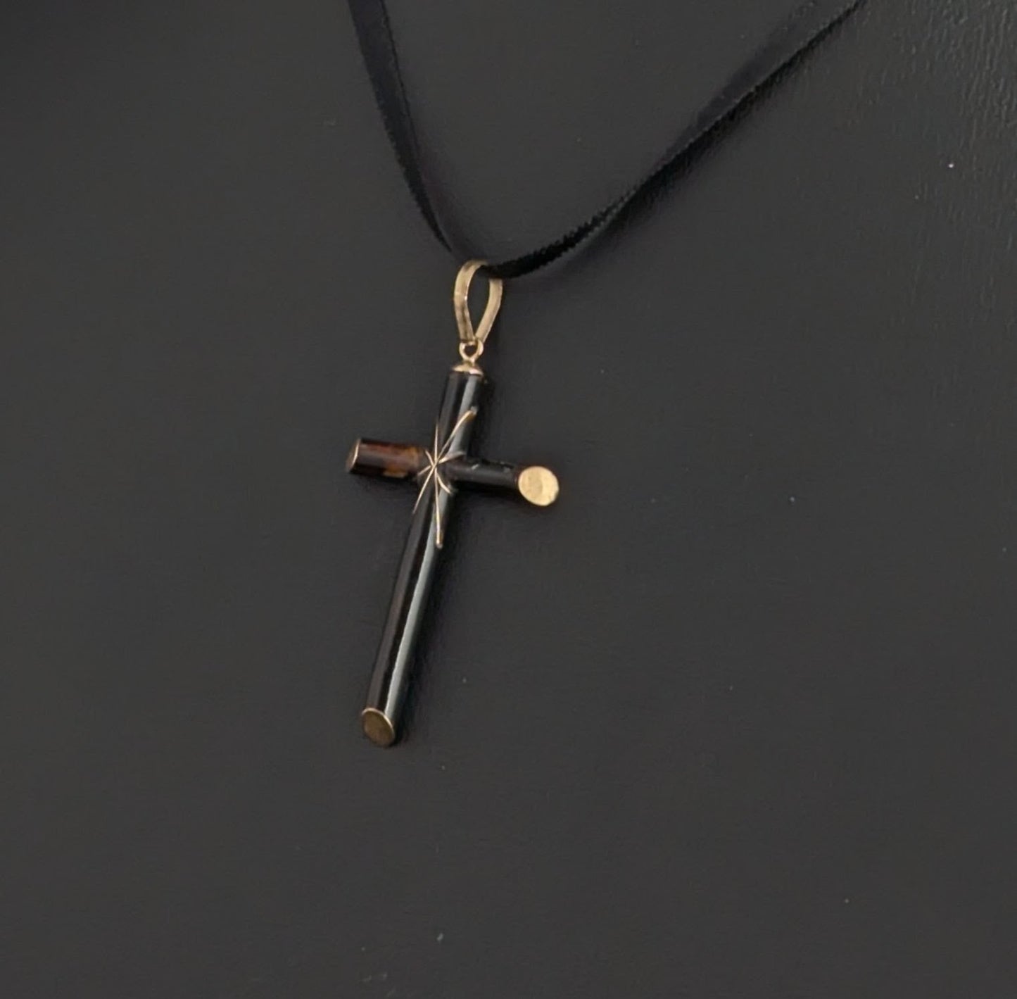 Vintage 9ct gold and Black enamel cross pendant, North Star, Religious jewellery