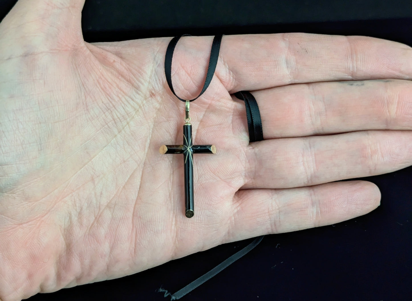Vintage 9ct gold and Black enamel cross pendant, North Star, Religious jewellery