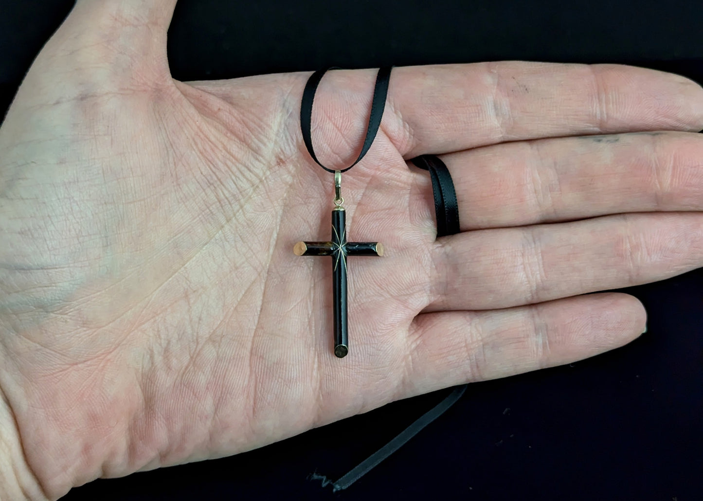 Vintage 9ct gold and Black enamel cross pendant, North Star, Religious jewellery