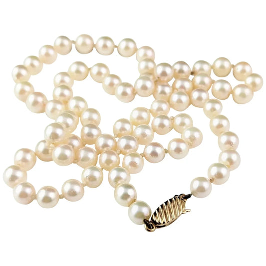 Vintage Cultured Pearl necklace, 9k yellow gold clasp