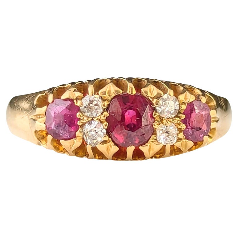 Antique Ruby and Diamond ring, 18ct yellow gold