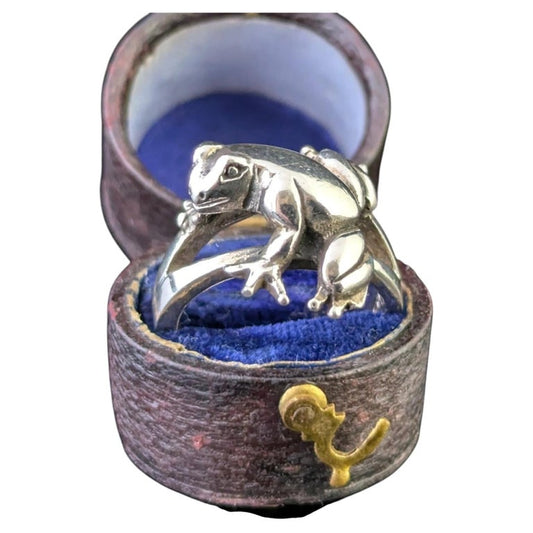 Vintage sterling silver frog ring, Statement