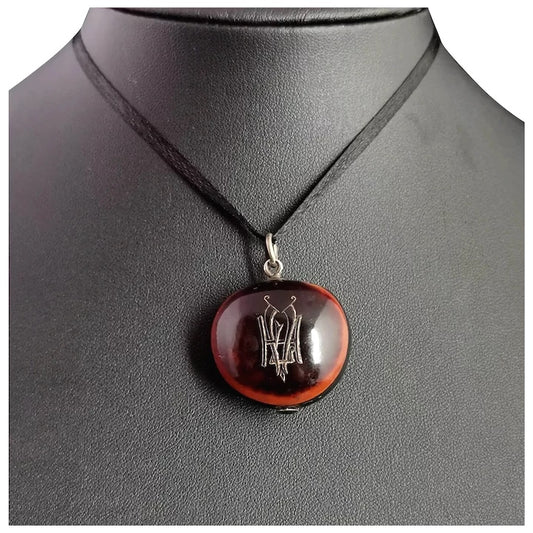 Antique Kukui nut pendant, Hawaiian