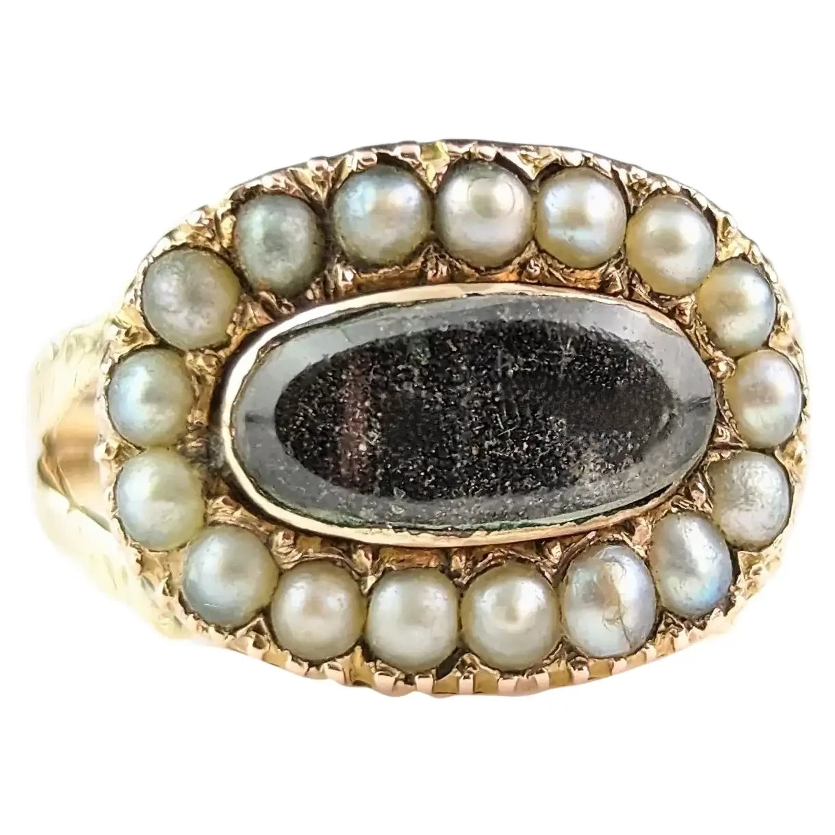 Antique Victorian mourning ring, 9ct gold and Split pearl