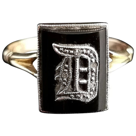 Antique Victorian mourning ring, initial D, onyx and Diamond, 9ct gold