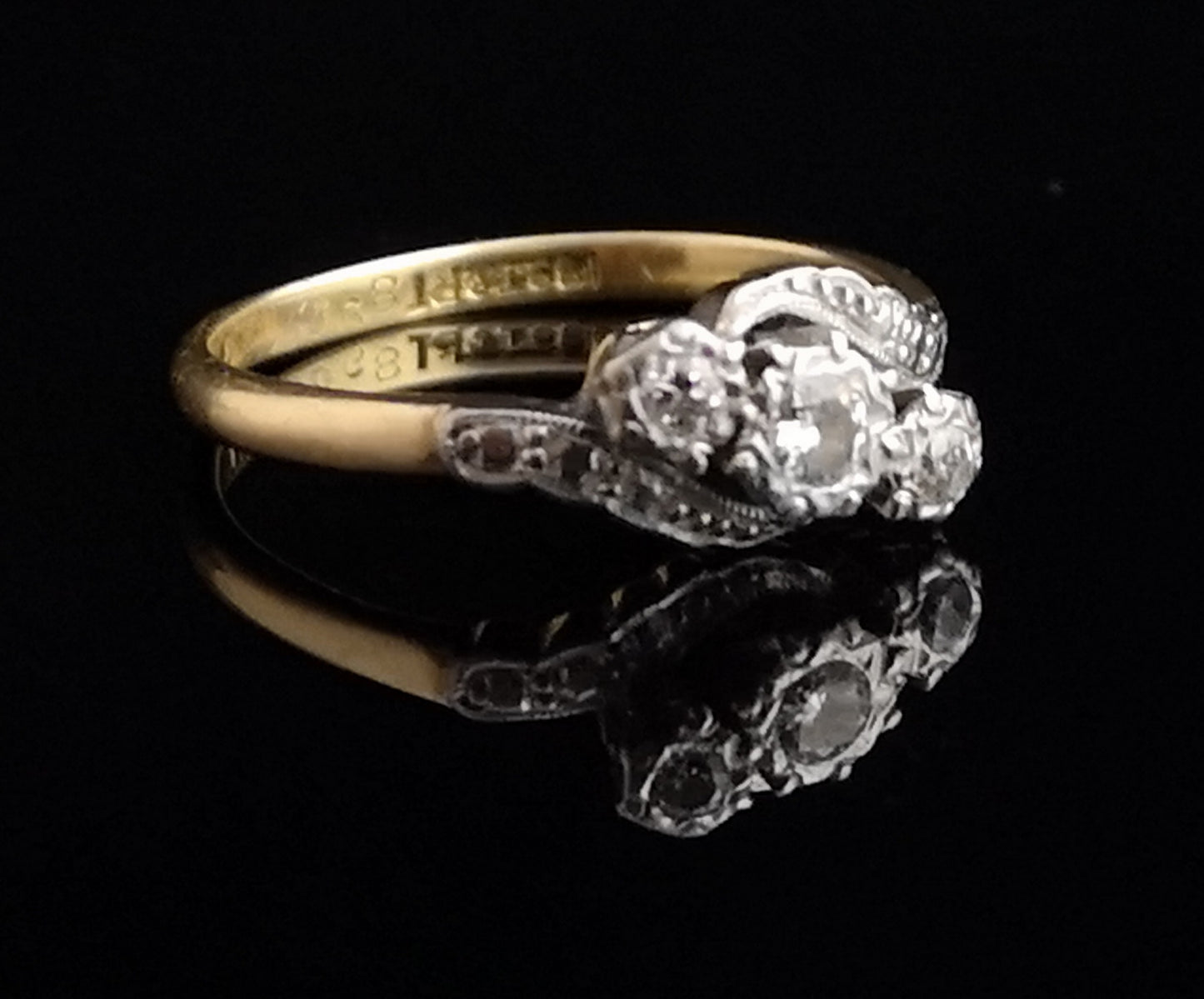 Vintage Art Deco diamond ring, 18ct gold and platinum