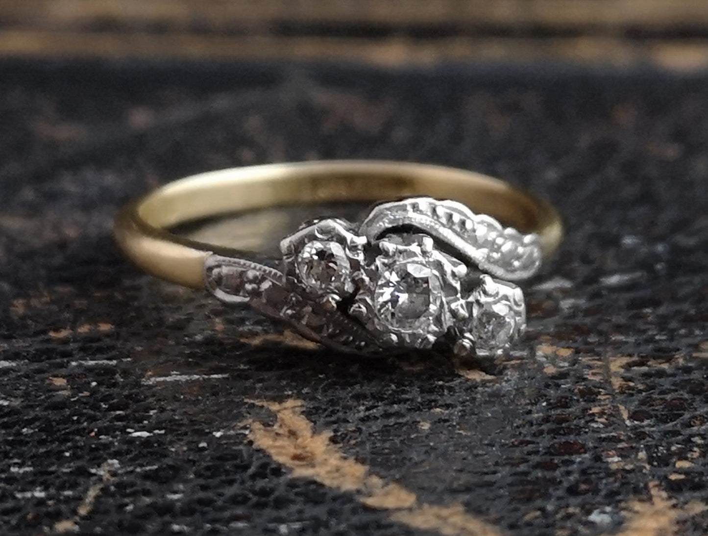 Vintage Art Deco diamond ring, 18ct gold and platinum