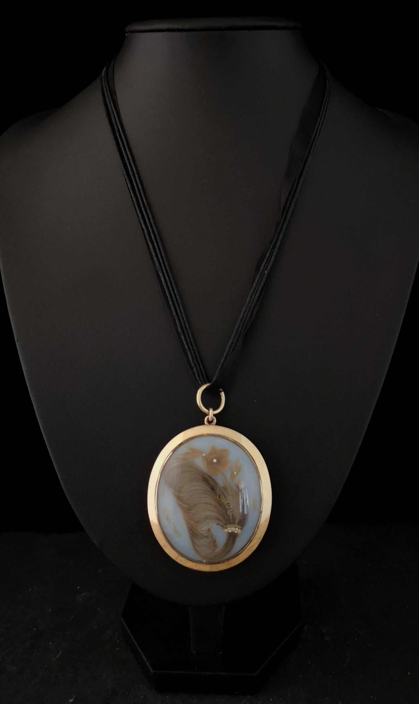 Georgian gold mourning locket, portrait pendant, hairwork, 15ct