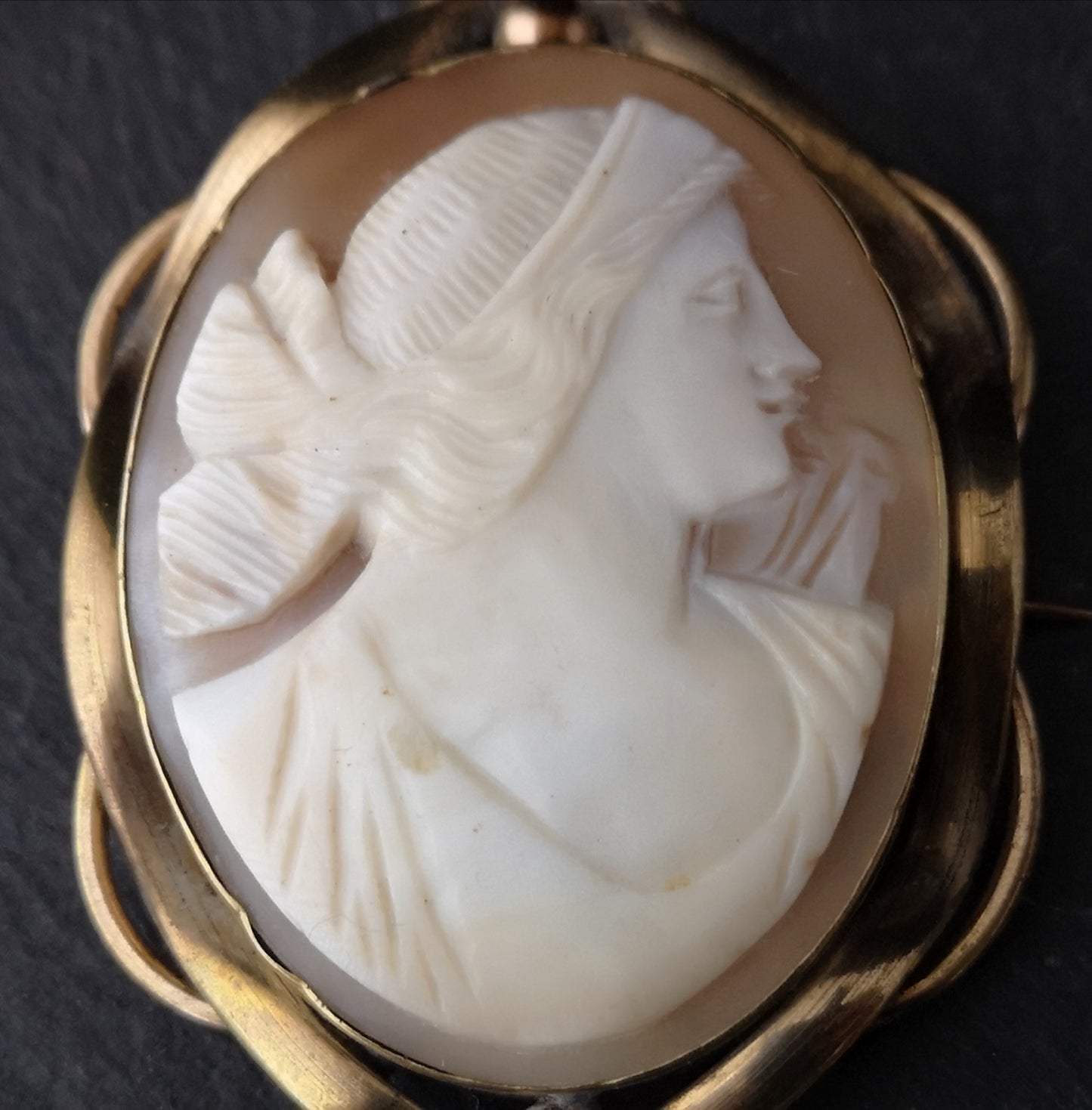 Antique Victorian cameo brooch, large