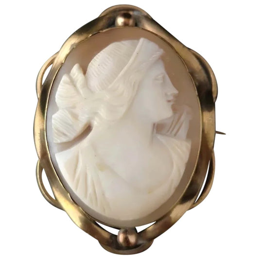 Antique Victorian cameo brooch, large