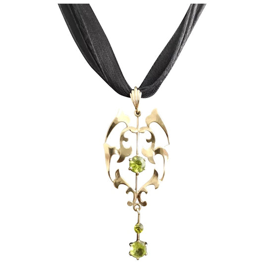 Vintage 9ct gold peridot lavalier pendant