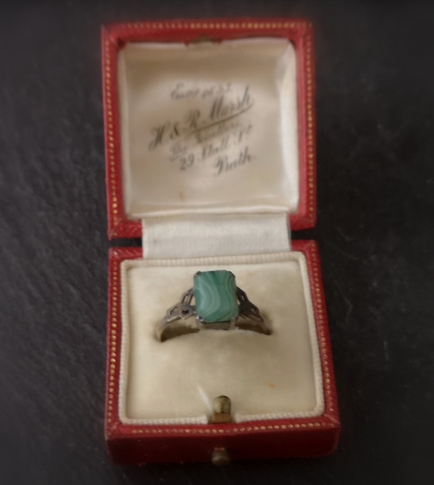 Vintage Art Deco ring, 9ct gold and silver, agate