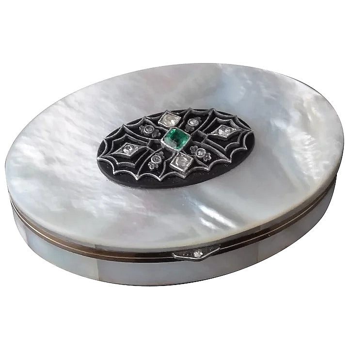 Art Deco Diamond and Emerald snuff box, 18ct gold, Mother of Pearl