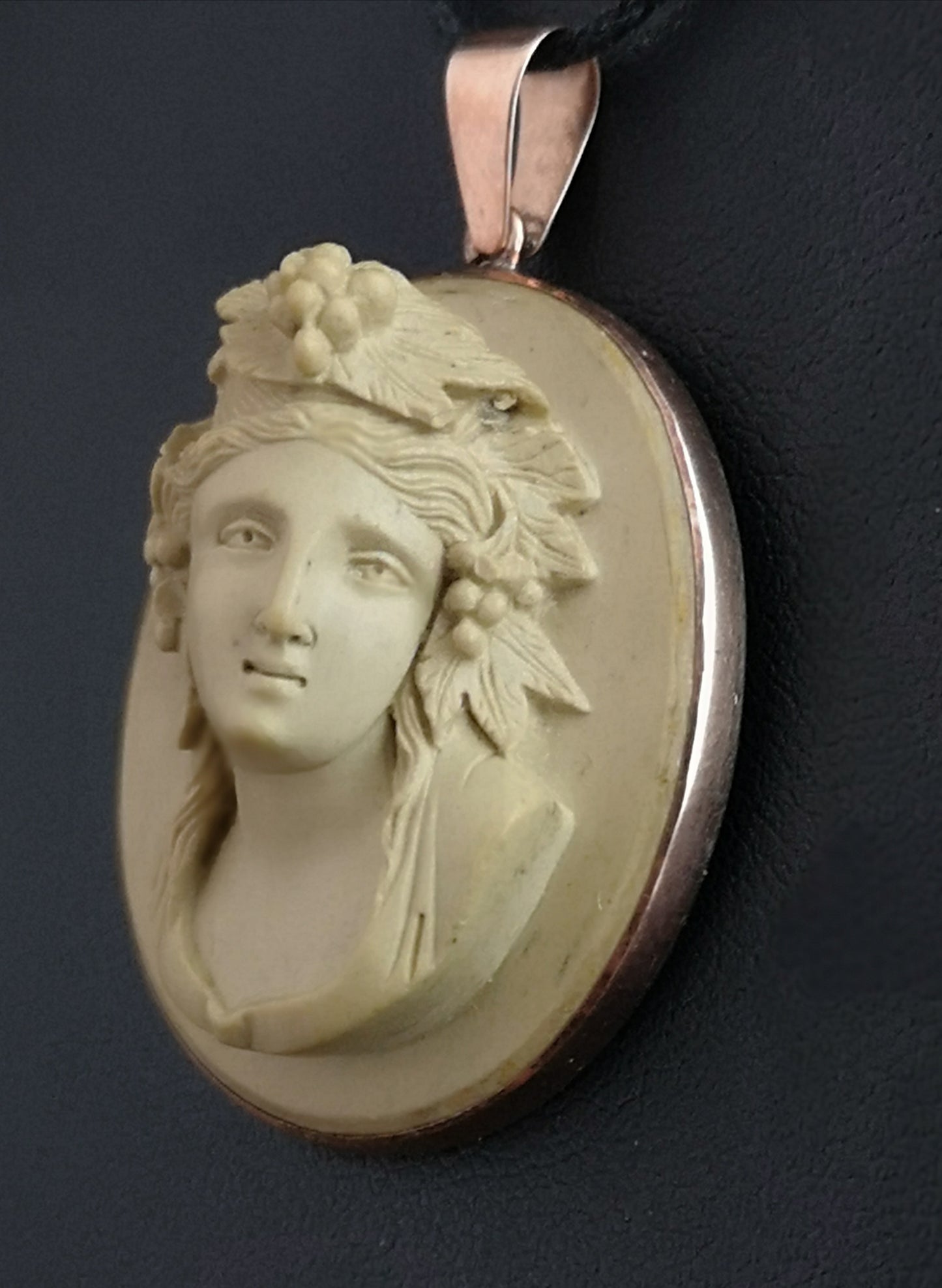 Antique Victorian Lava cameo pendant, 9ct Rose gold