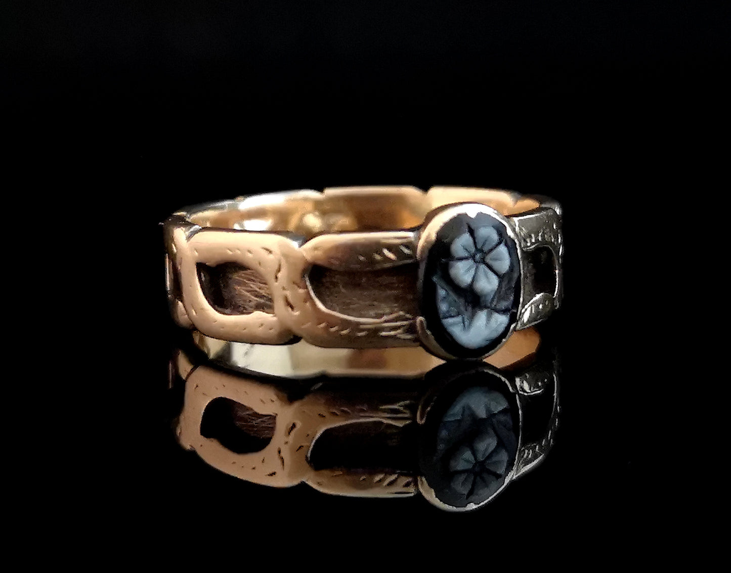 Antique Victorian mourning ring, 12ct gold, Sardonyx