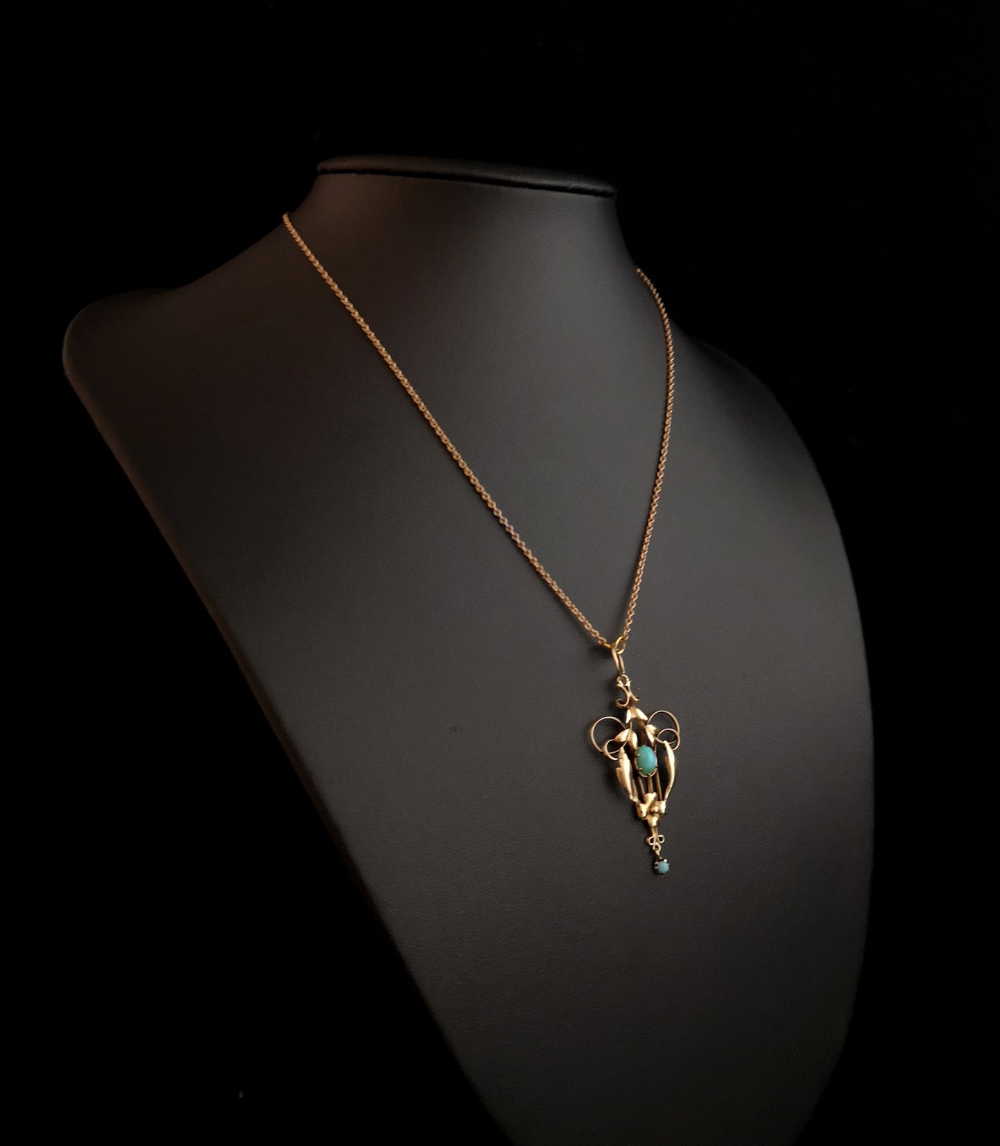 Art Nouveau turquoise lavalier pendant, 9ct gold necklace