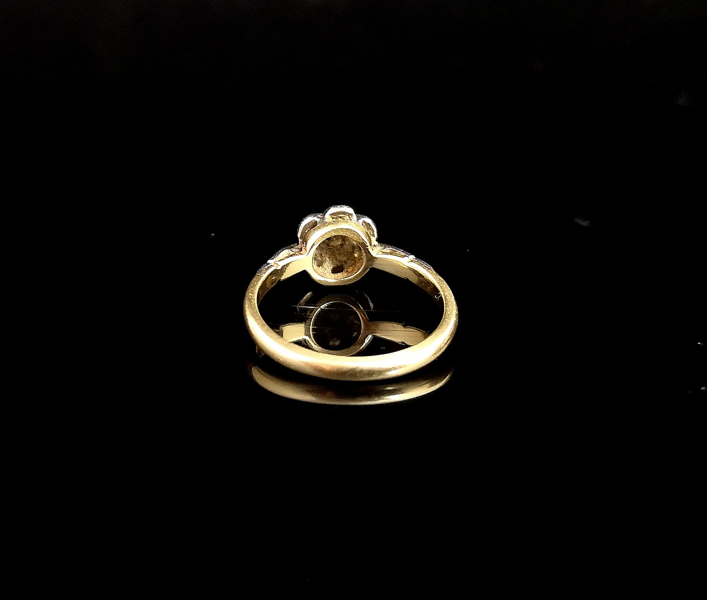 Antique Diamond flower ring, 18ct gold and platinum
