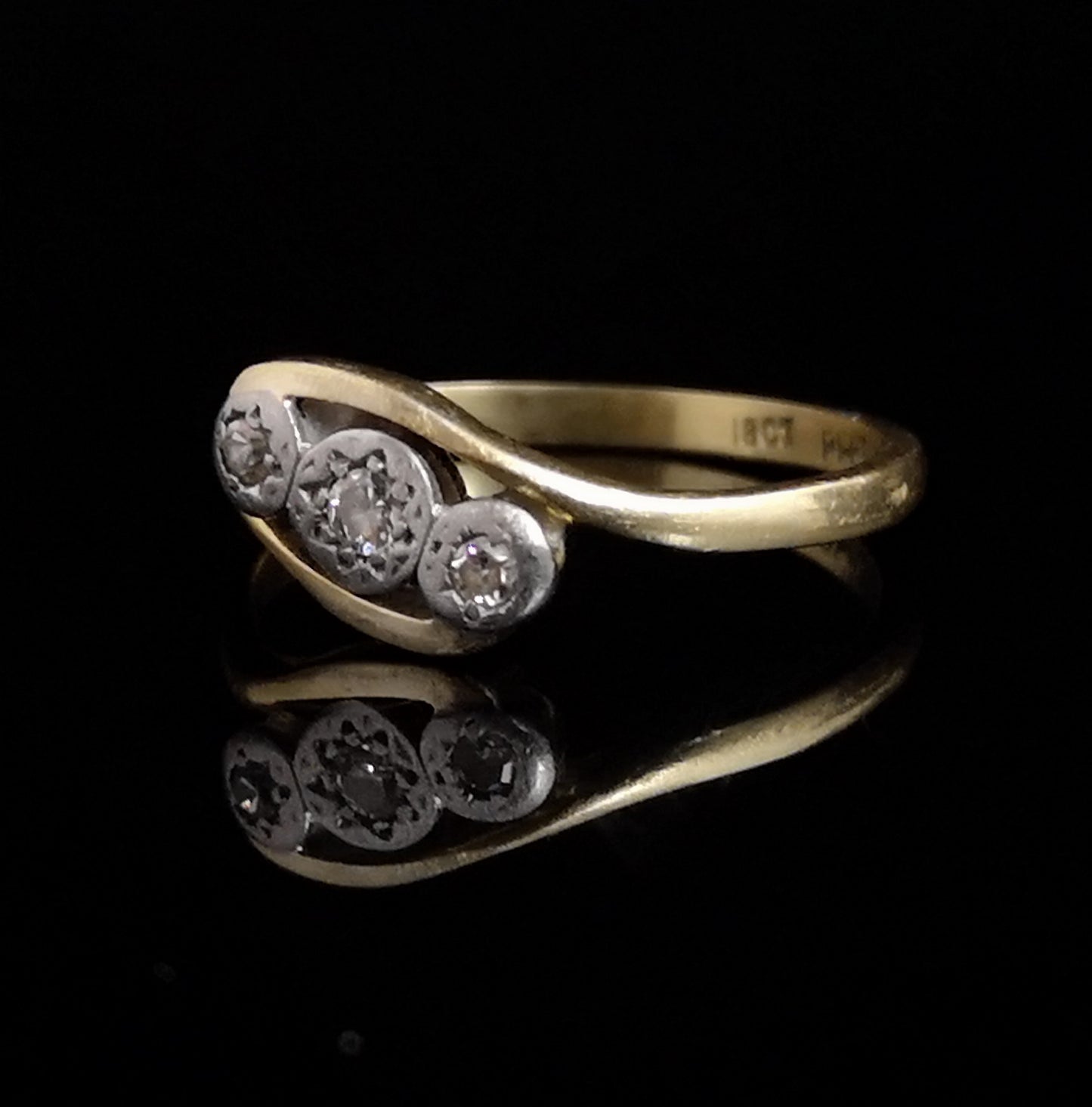 Art Deco diamond crossover ring, 18ct gold and platinum