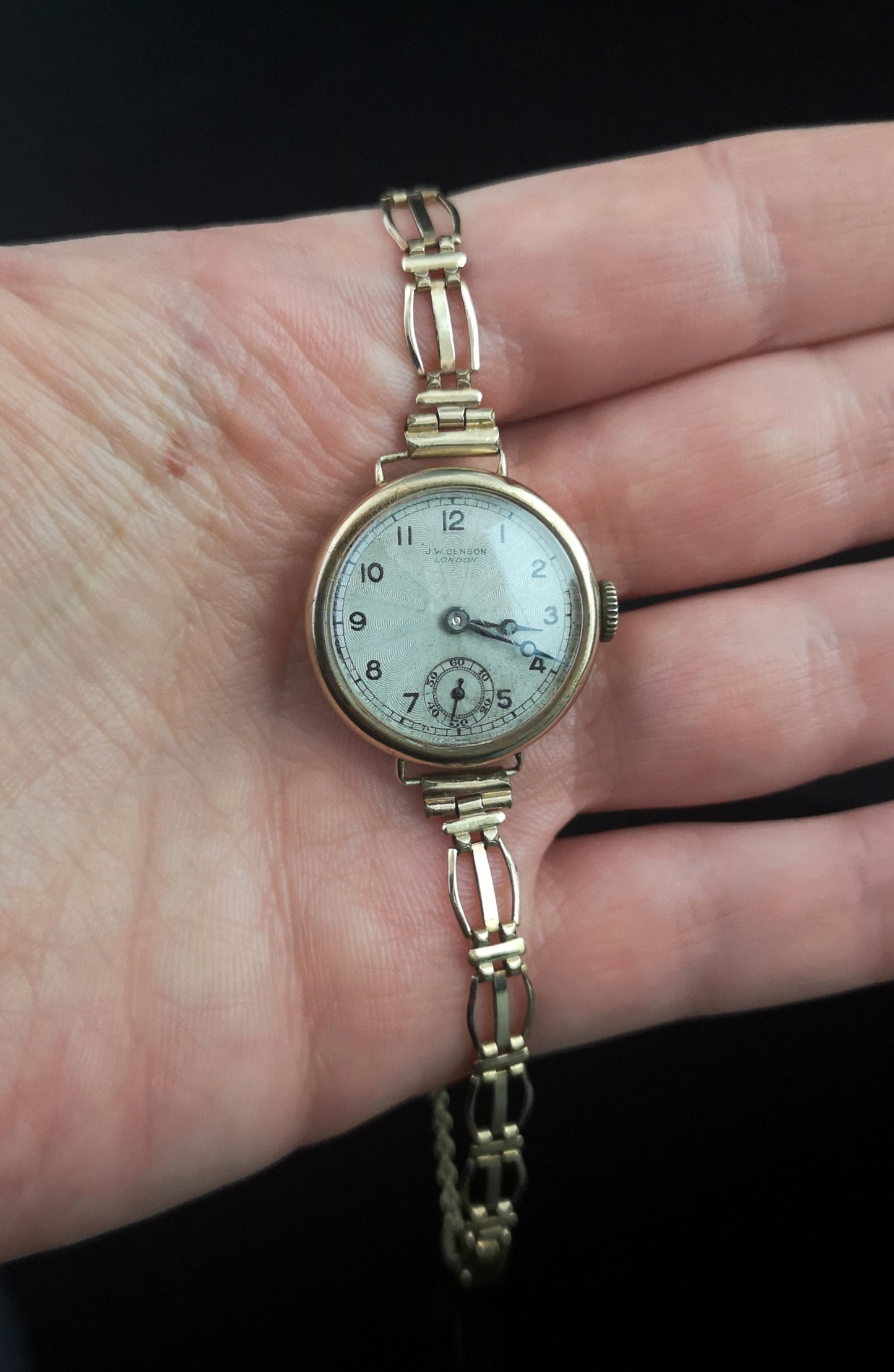 Vintage ladies 9ct gold wristwatch, JW Benson
