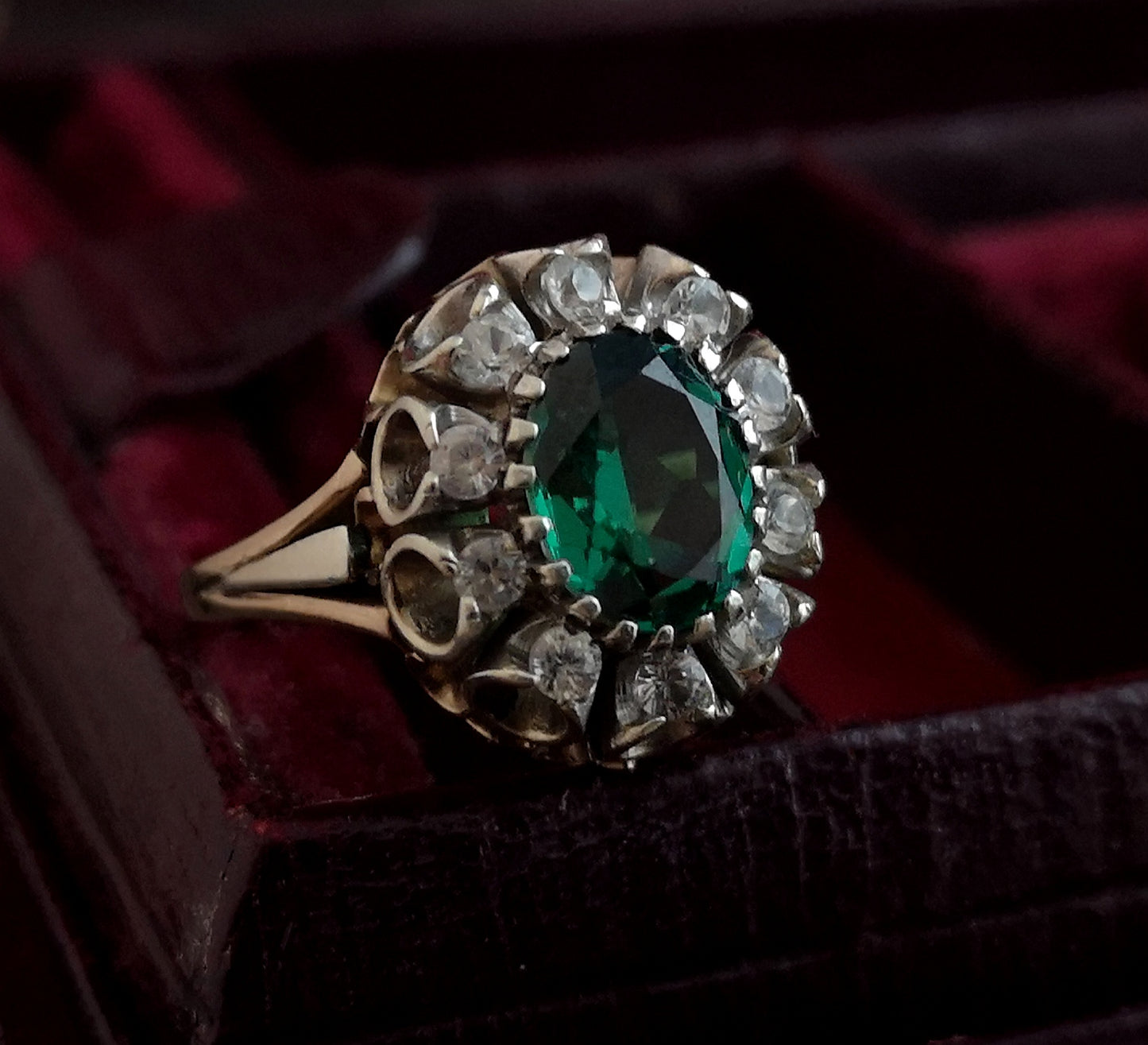 Antique emerald paste cluster ring, 9ct gold