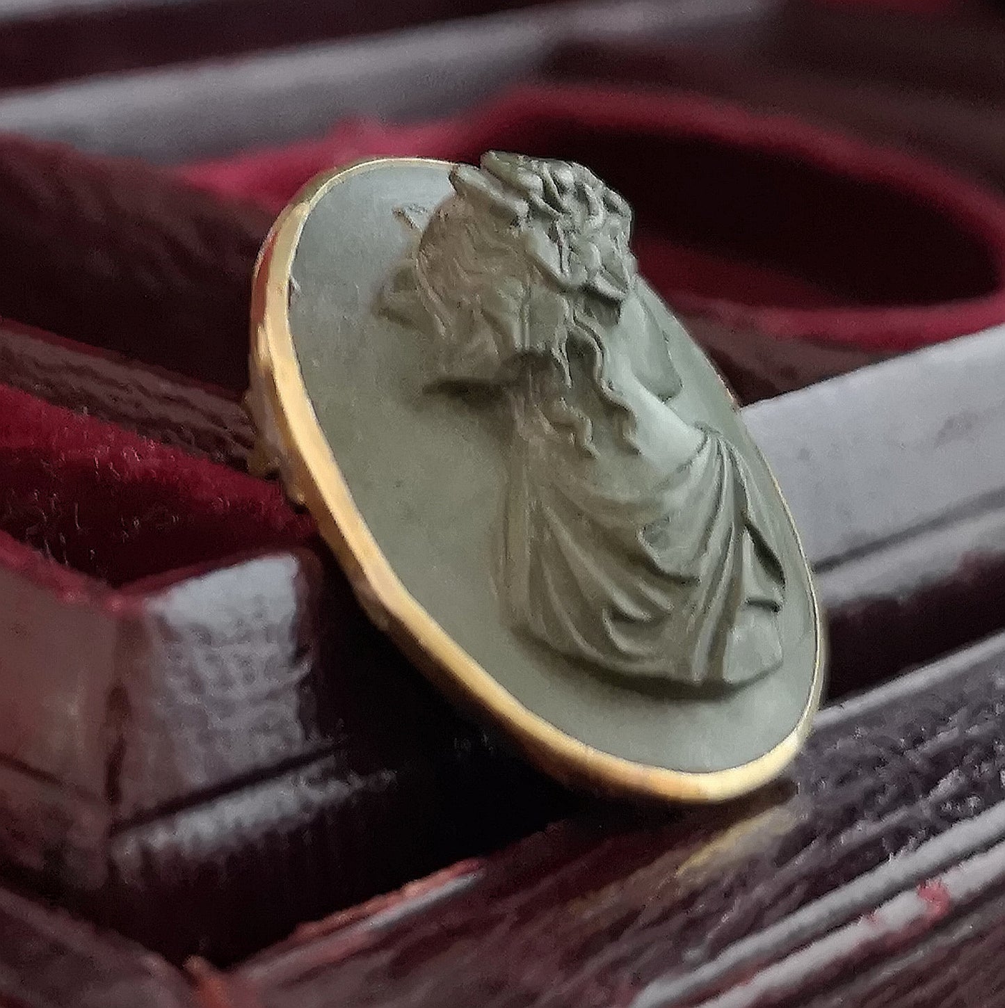Antique Lava cameo brooch, 9ct gold, 19th century
