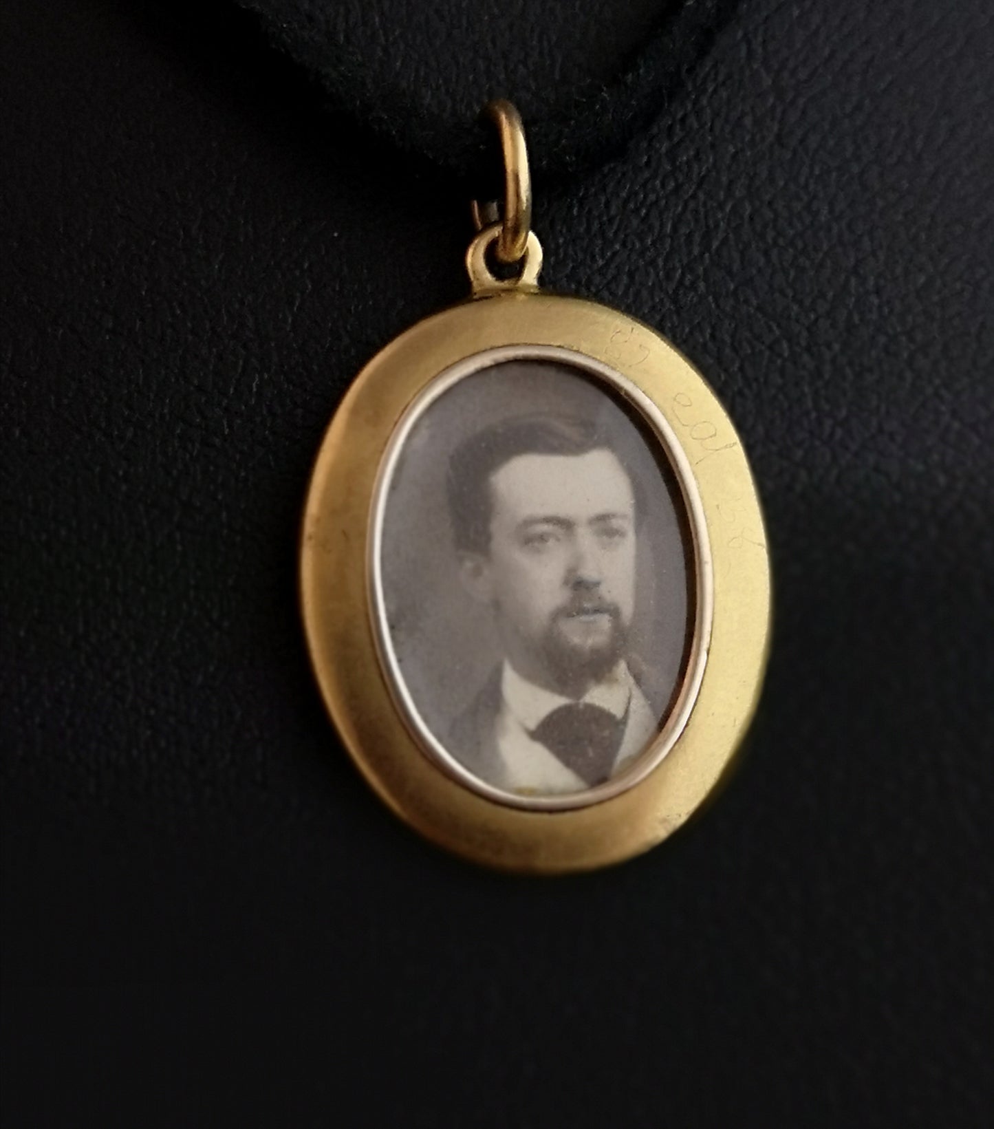 Victorian 15ct gold and blue enamel locket pendant