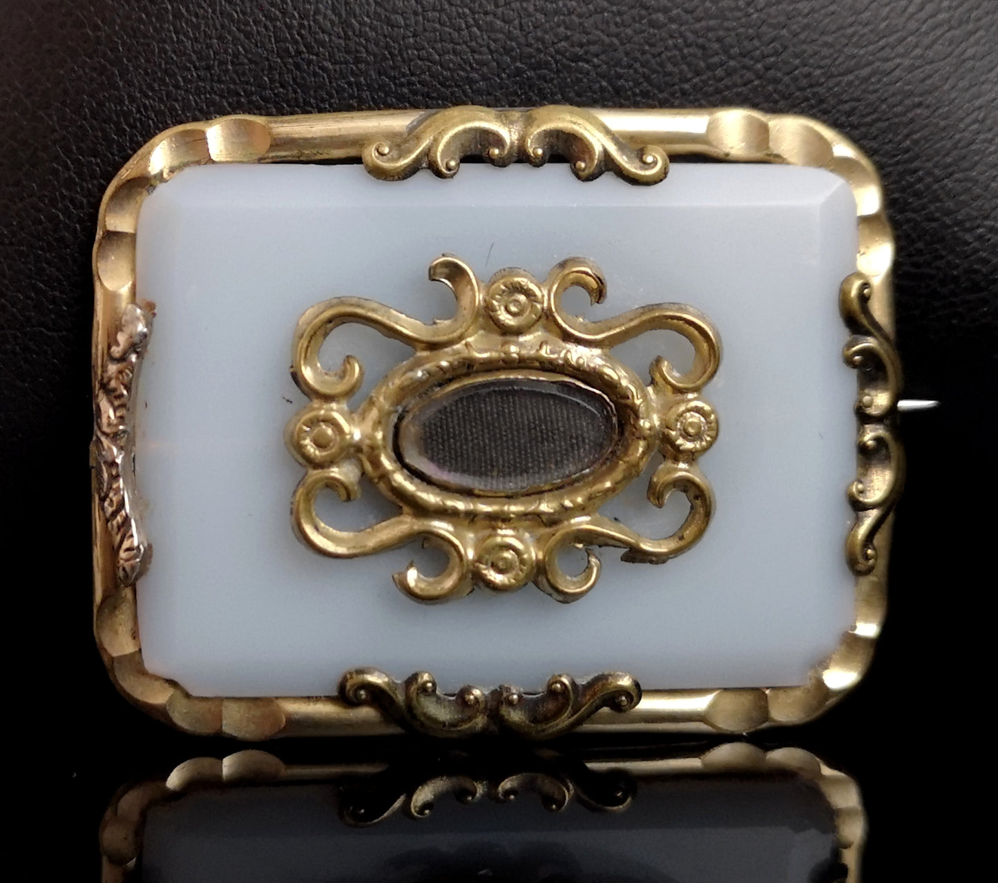 Victorian mourning brooch, hairwork, 9ct gold, opaline glass