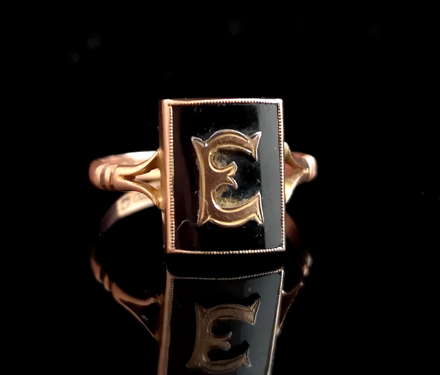 Victorian Onyx mourning ring, 9ct Rose gold, Letter E