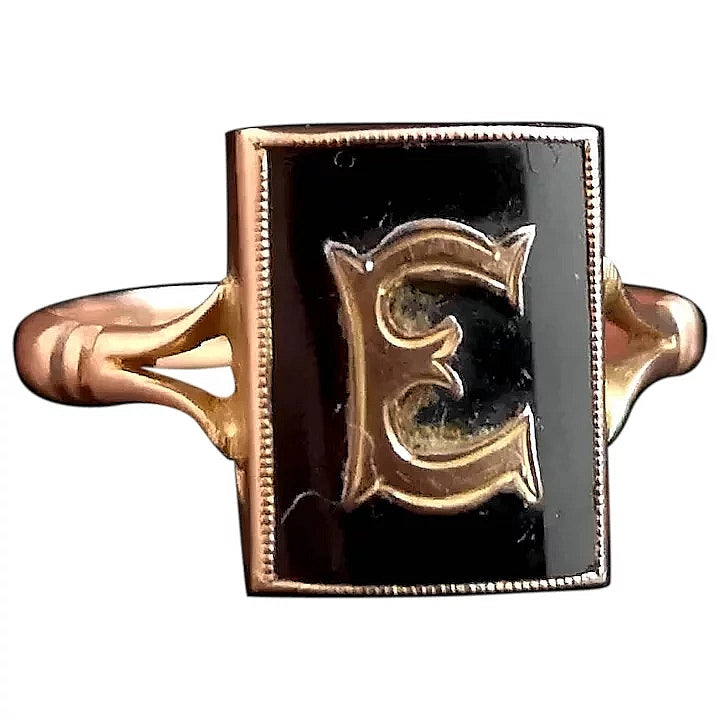 Victorian Onyx mourning ring, 9ct Rose gold, Letter E