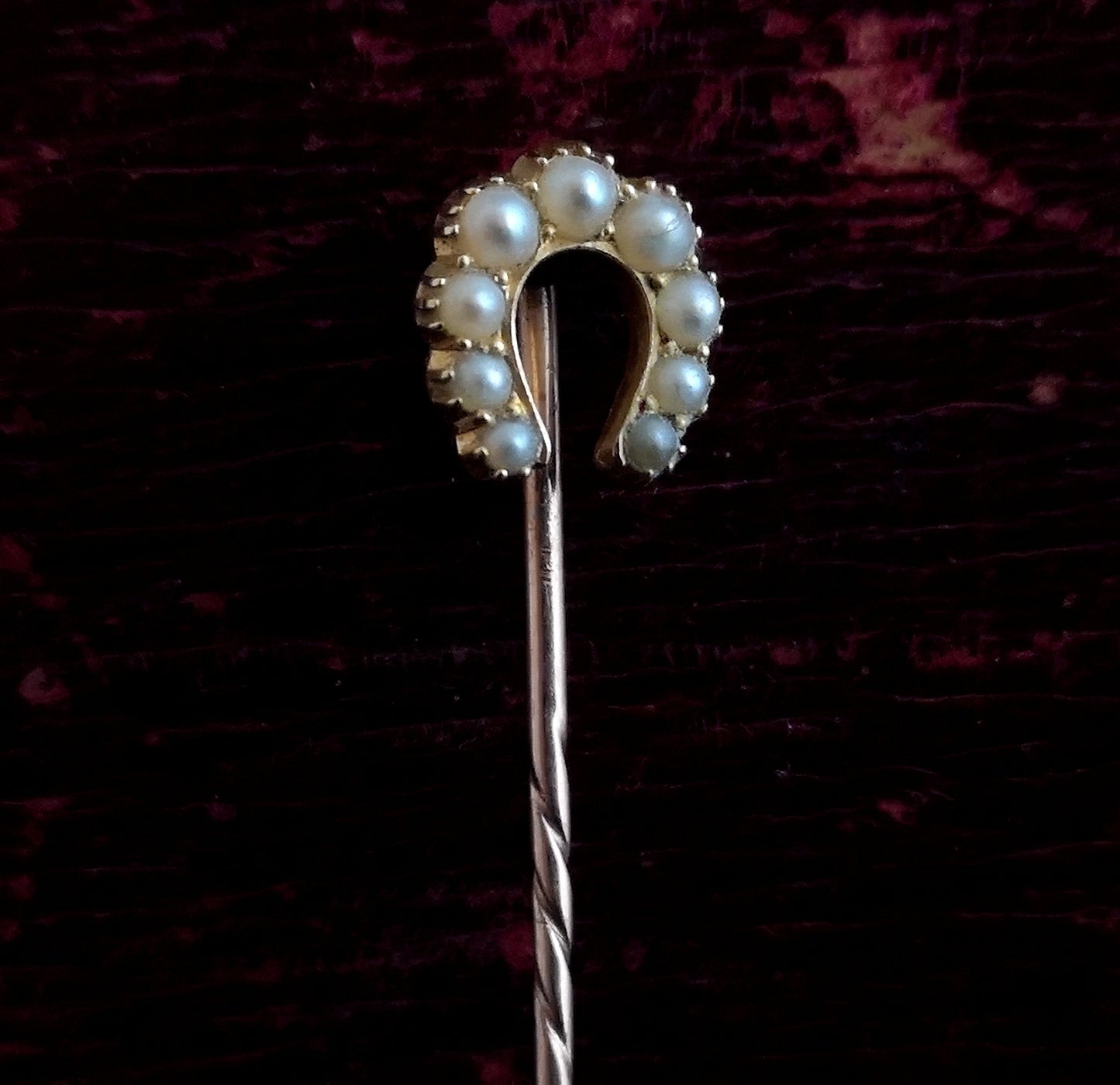 Antique horseshoe stick pin, 9ct gold, seed pearl