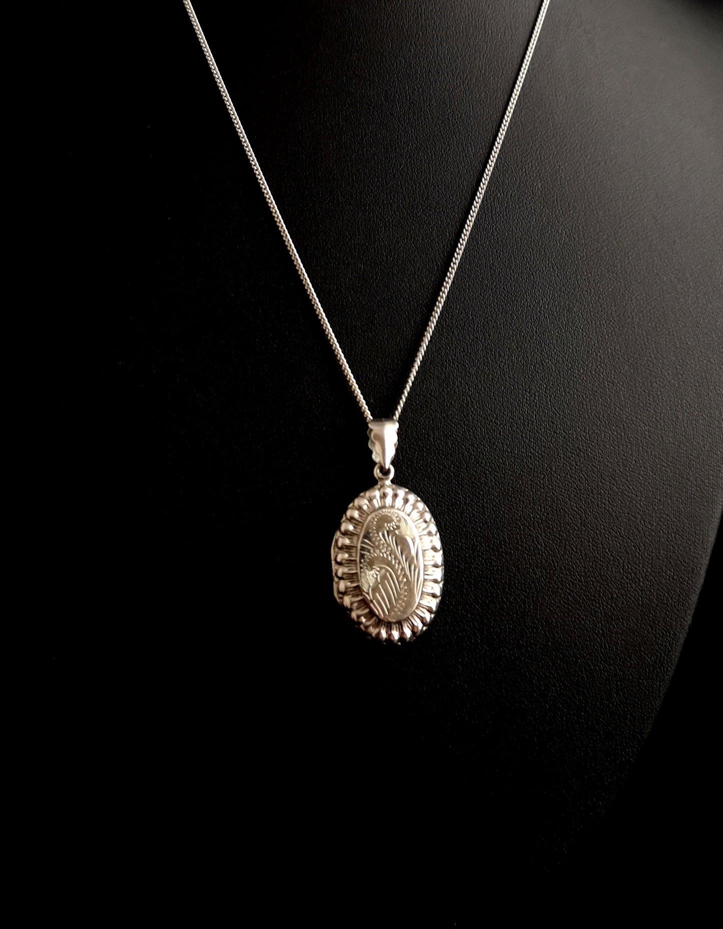 Vintage sterling silver locket necklace