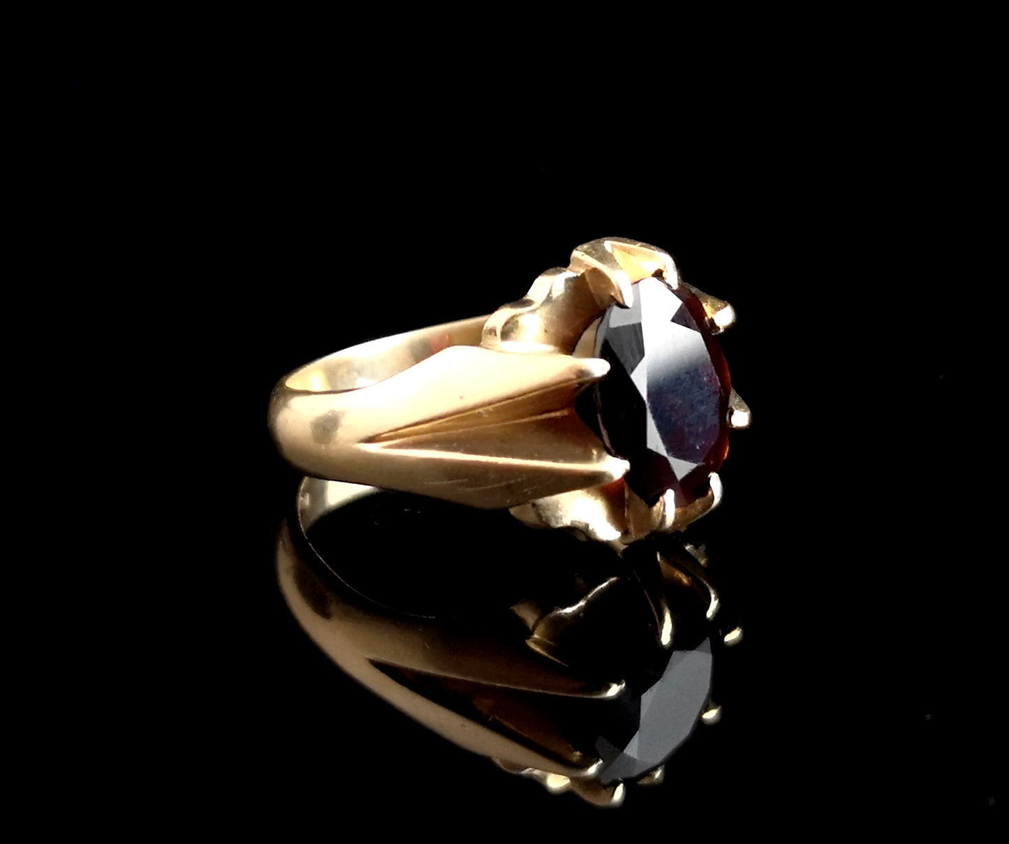 Vintage Garnet dress ring, 9ct gold, heavy