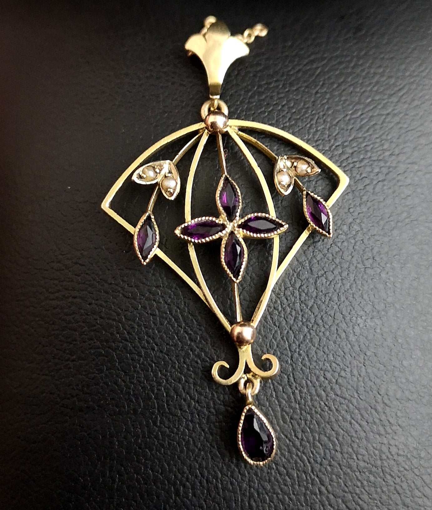 Antique Art Nouveau lavalier pendant, 9ct gold, Amethyst and pearl