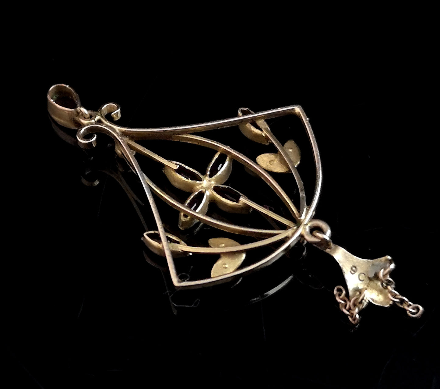 Antique Art Nouveau lavalier pendant, 9ct gold, Amethyst and pearl