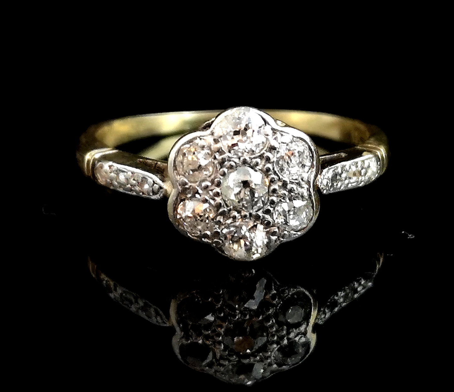 Art Deco diamond daisy ring, 18ct gold and platinum