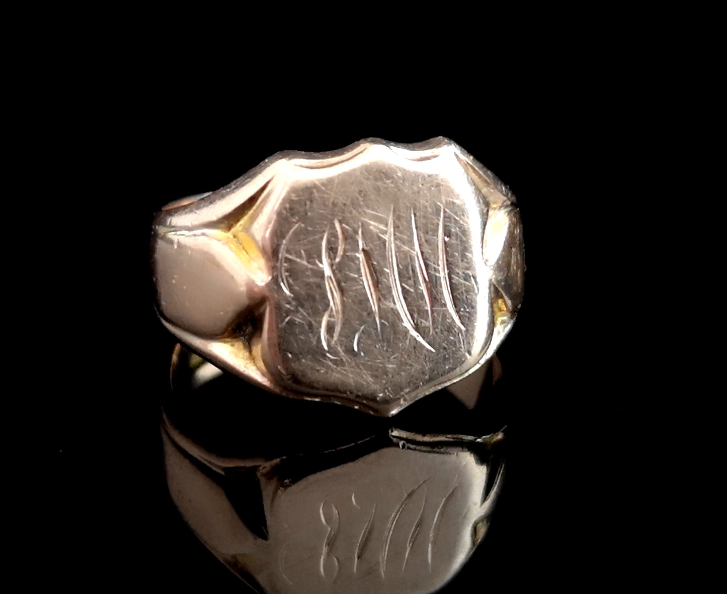 Antique 9ct Rose gold signet ring, shield shaped