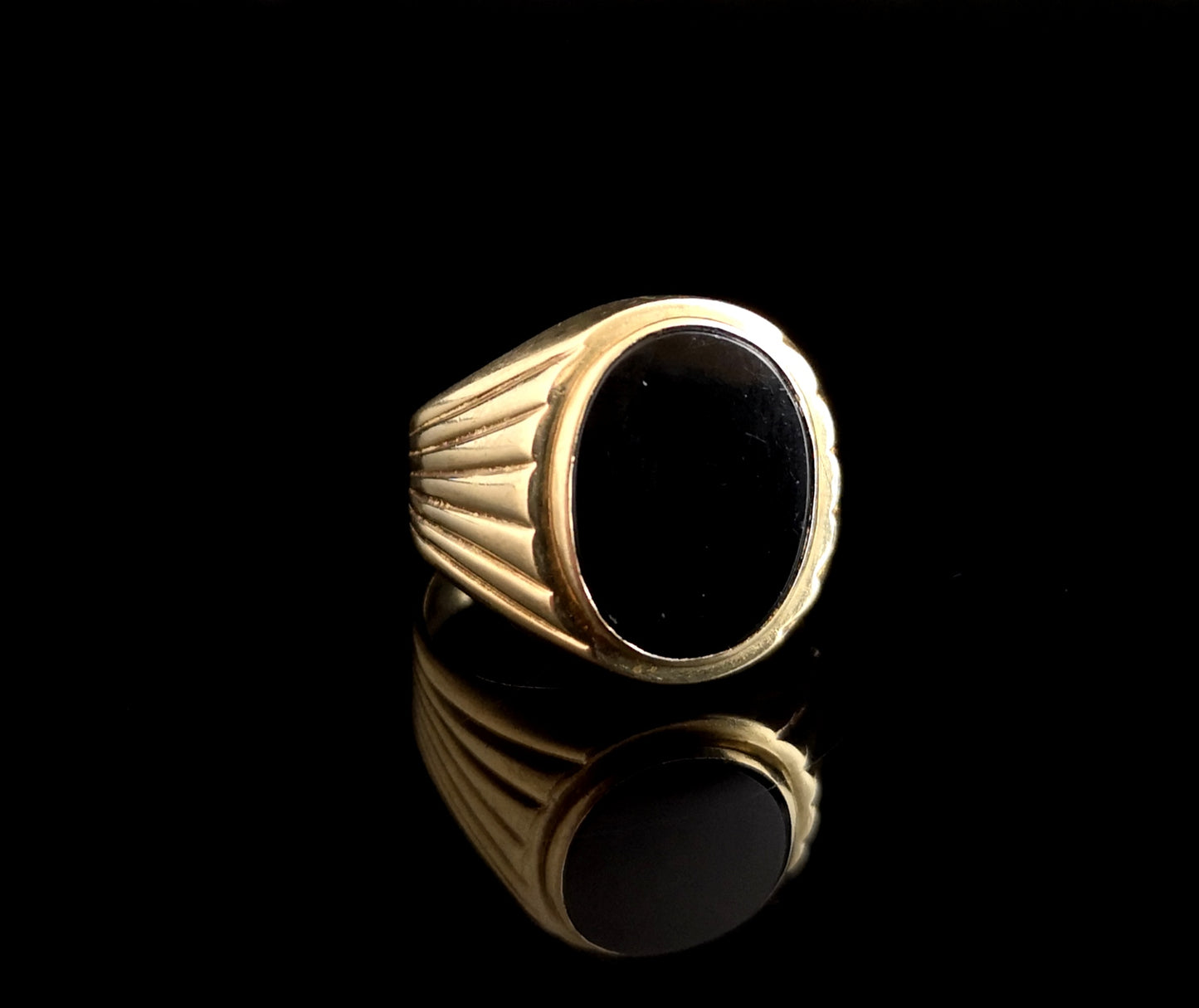 Vintage Gents Onyx signet ring, 9ct gold, heavy