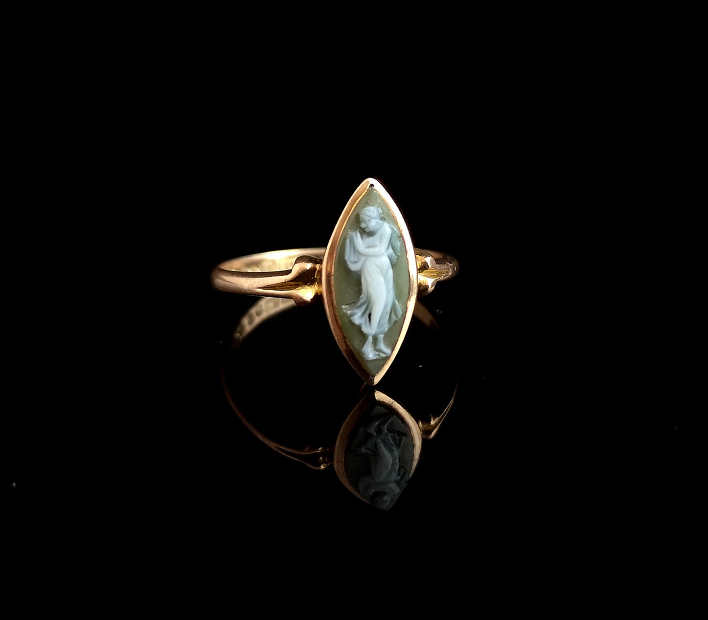 Antique Cameo navette ring, 9ct Rose gold, Green agate
