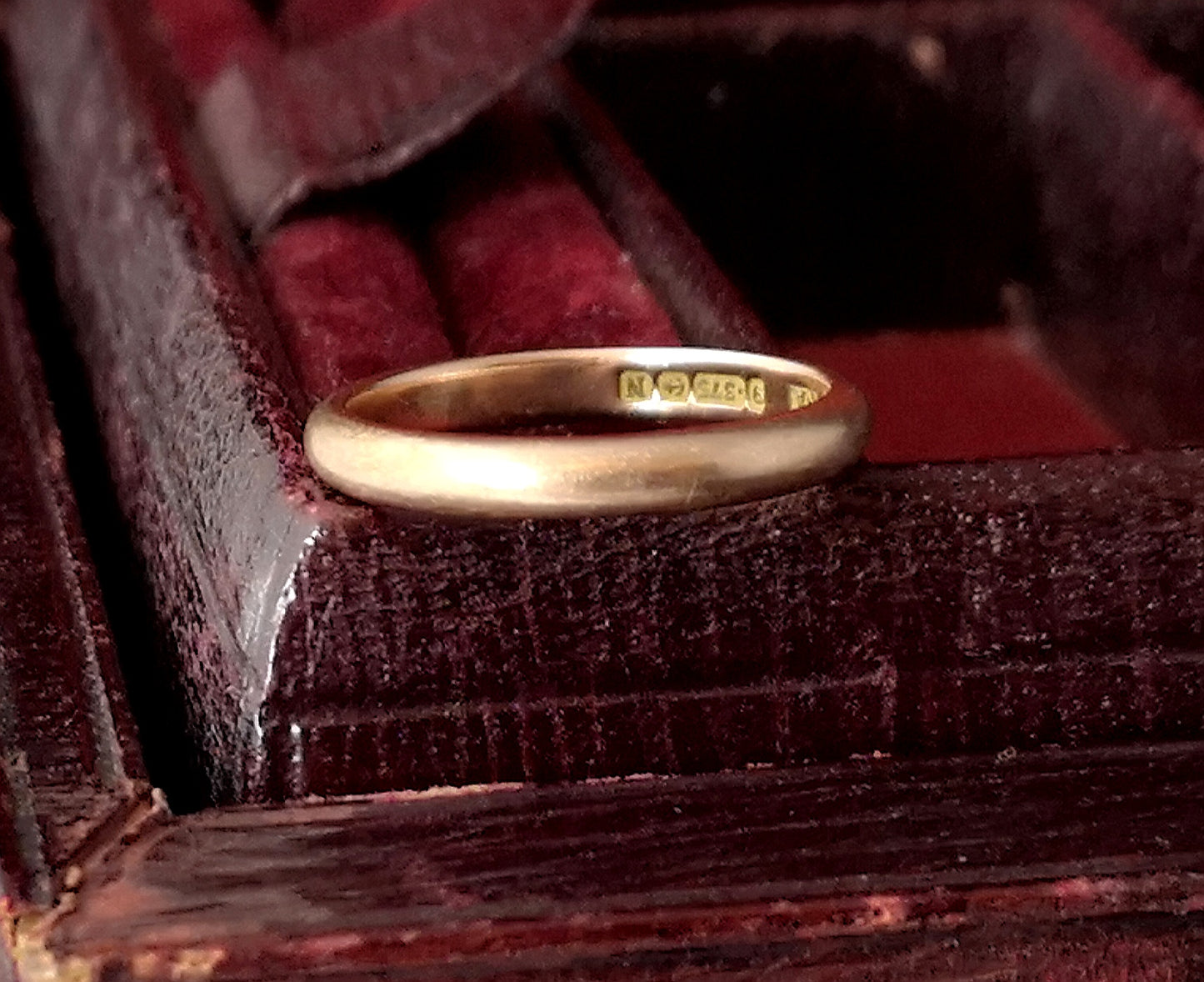 Vintage Art Deco 9ct Rose gold wedding ring, band