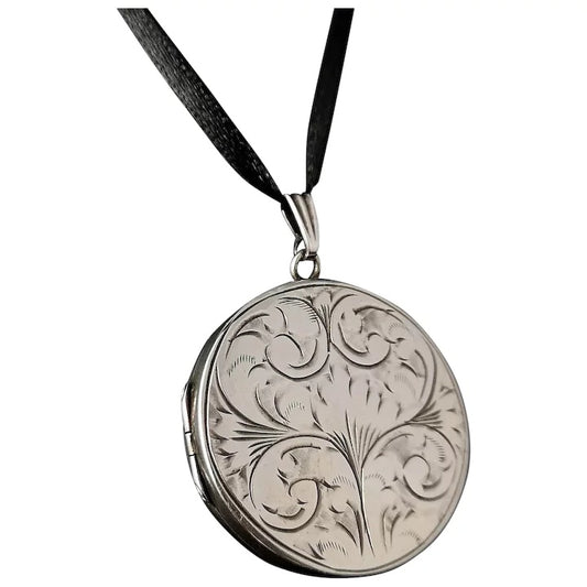 Vintage silver locket, floral, 1970's