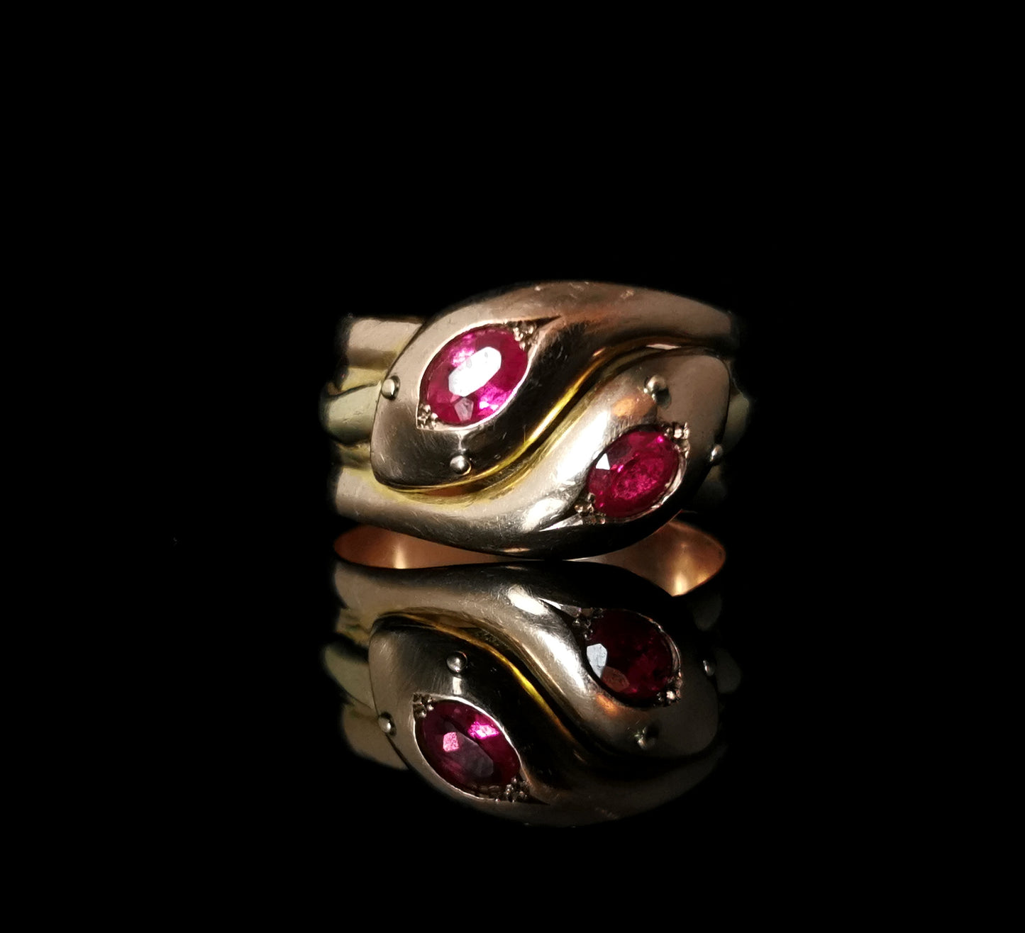 Antique Victorian Ruby snake ring, 9ct gold, heavy