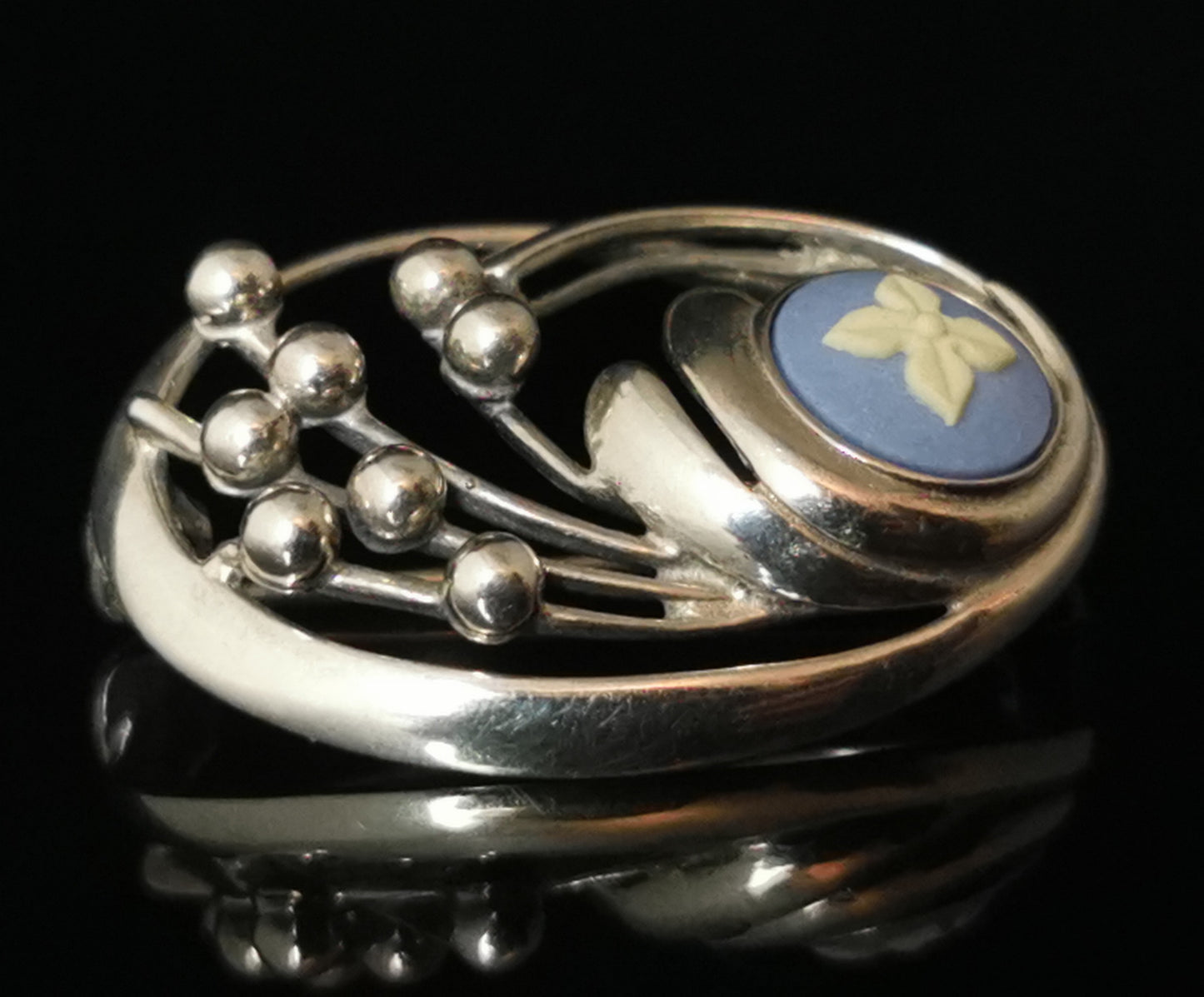 Vintage sterling silver Wedgwood brooch