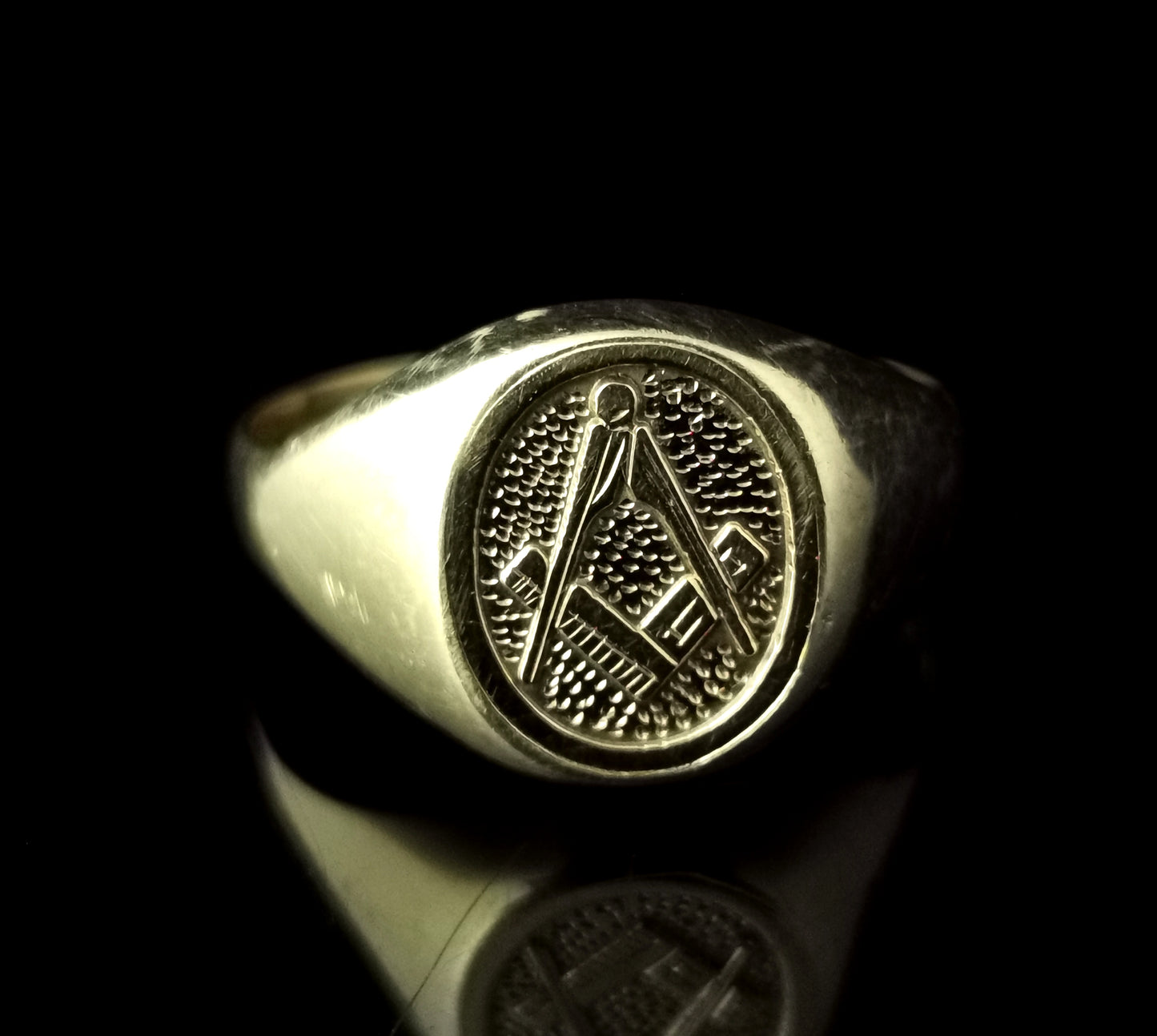 Vintage 9ct gold Masonic signet ring