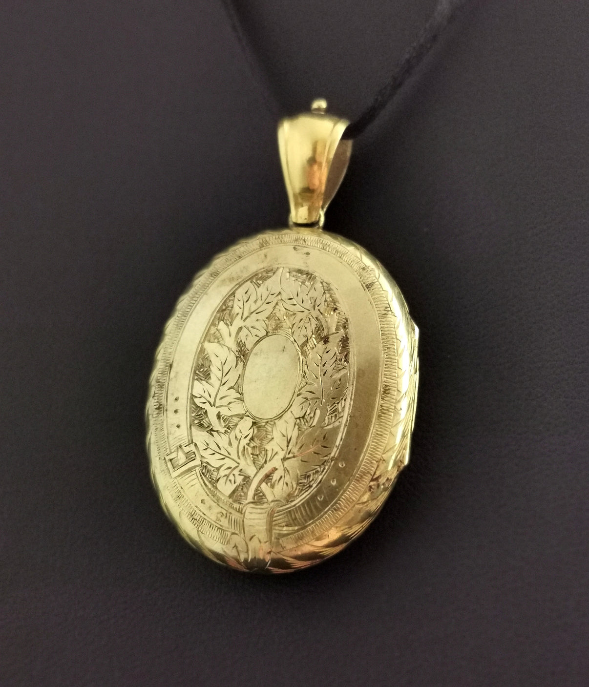 Victorian silver gilt locket, Garter belt, floral engraved – StolenAttic
