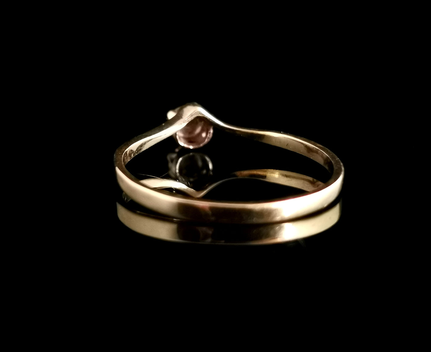 Vintage 9ct gold Ruby wishbone ring