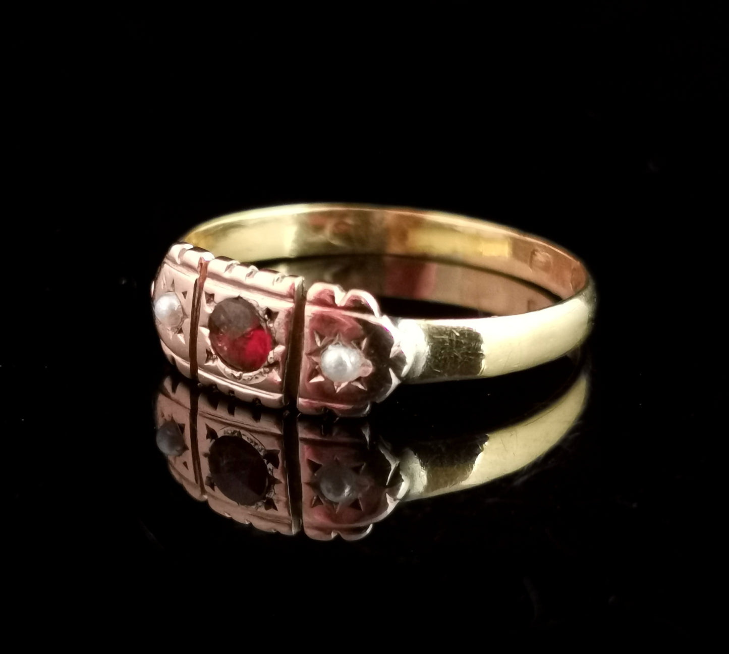 Victorian Garnet and pearl ring, 9ct gold