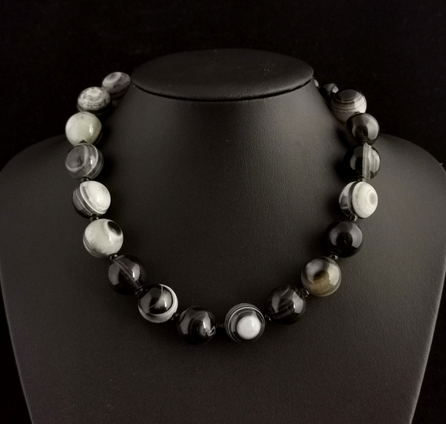Antique Victorian banded agate bead necklace