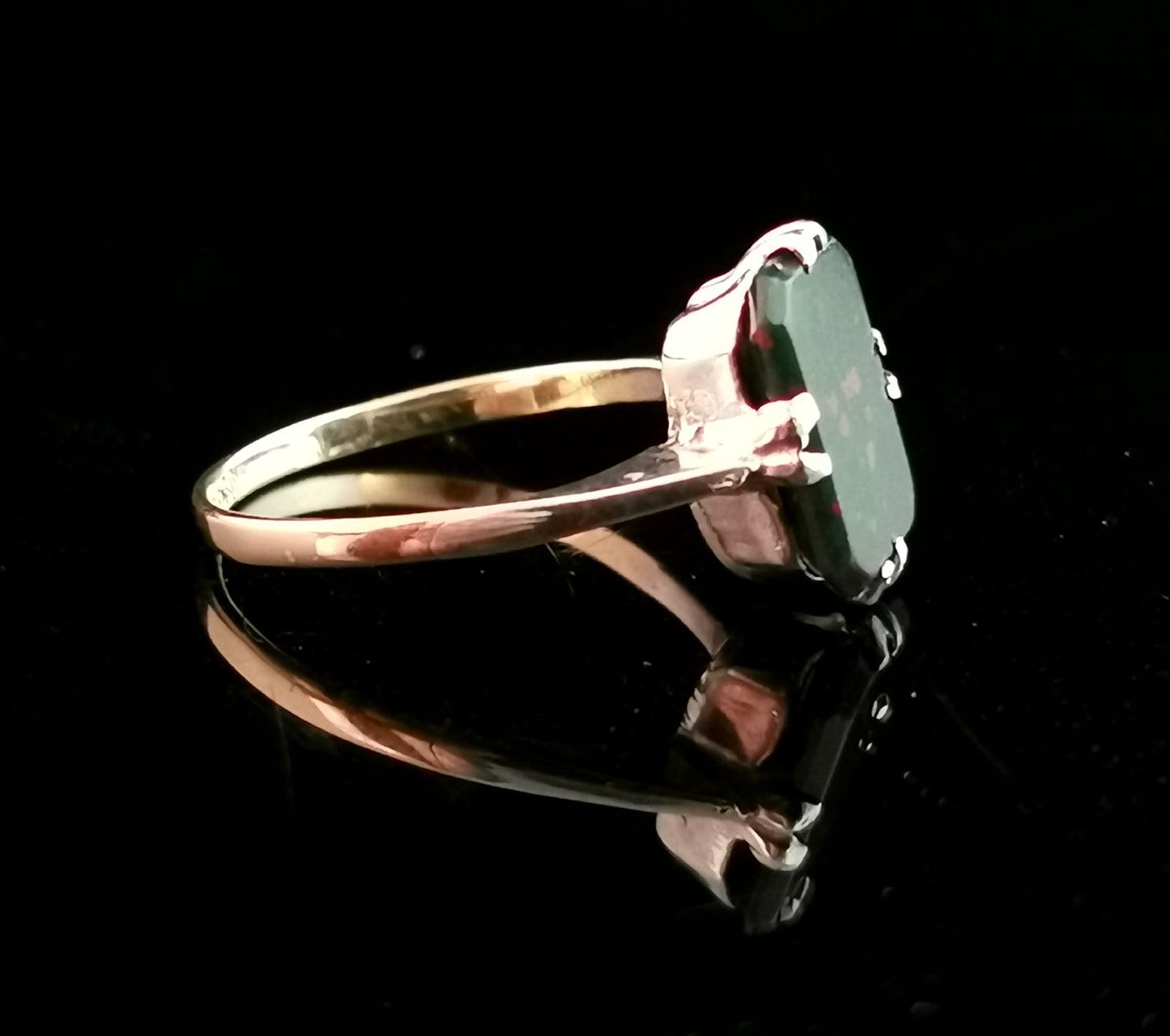 Vintage Art Deco bloodstone ring, 9ct gold and silver
